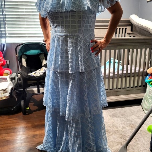 Off the shoulder layered long dress - Picture 6 of 13